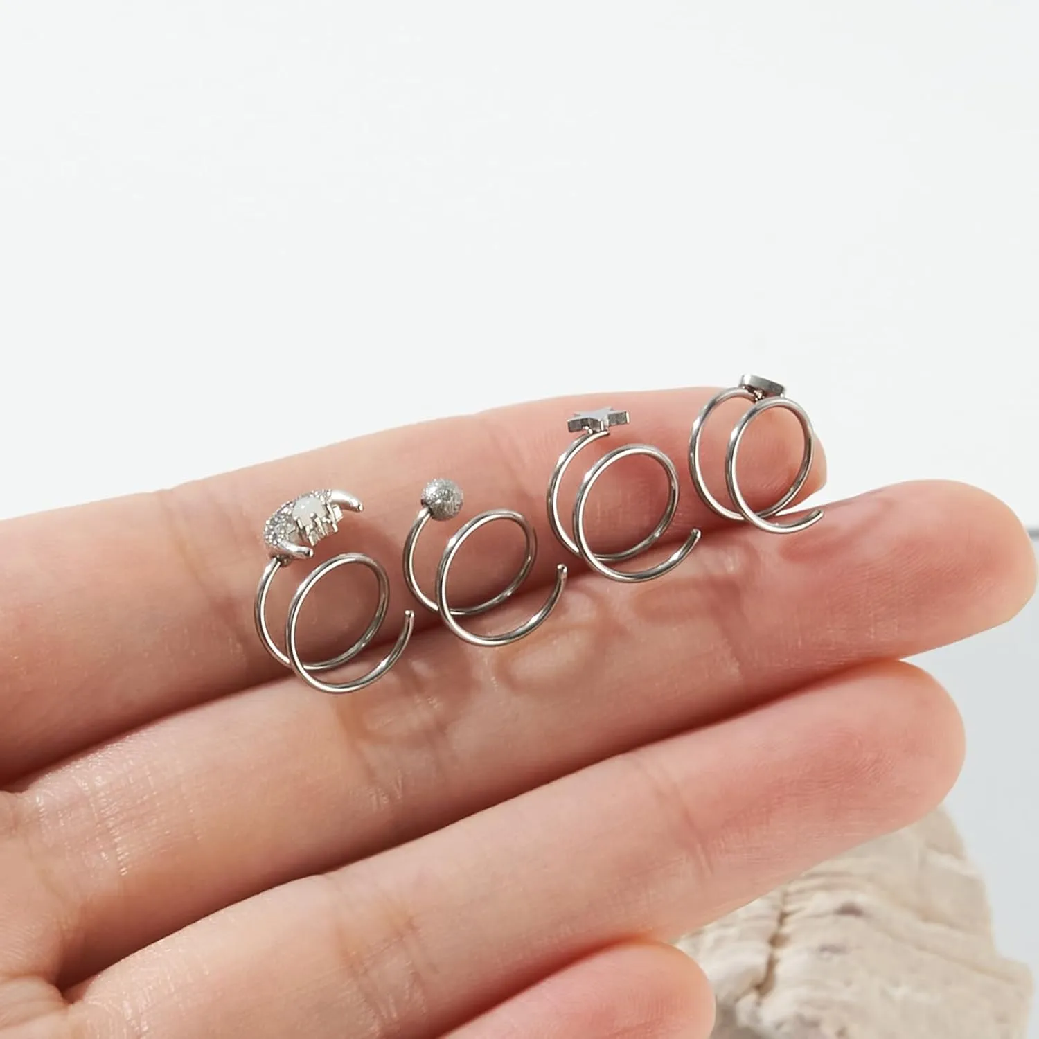 1PCS 20G 316L Surguial Steel Septum Studs Rings Septum Piercing Jewelry Silver Black Hoop Rings Helix Studs Screws Nose Rings Septum Rings for Women