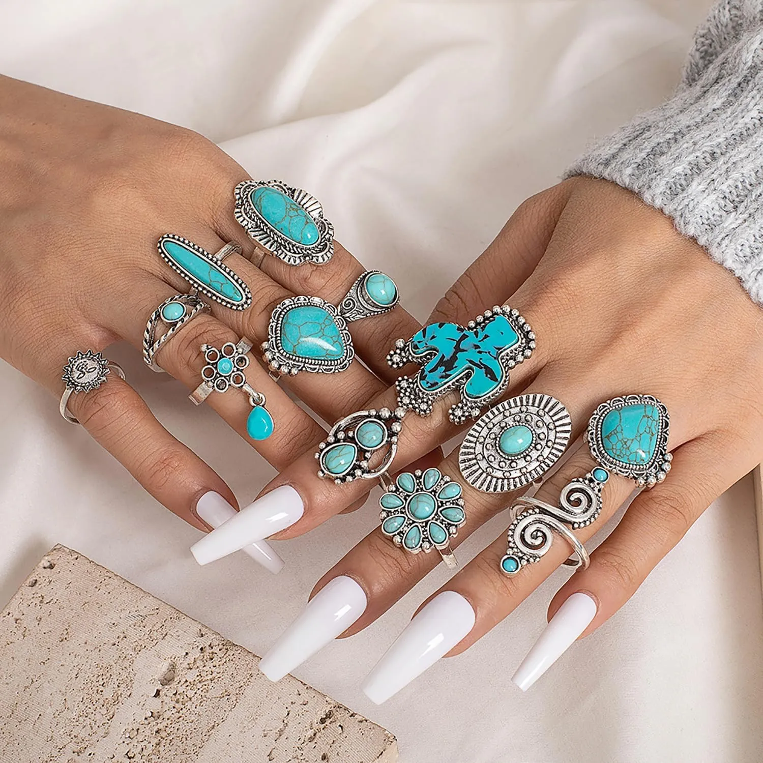 Bohemian Turquoise Ring for Women Boho Stackable Knuckle Rings Set Turquoise Finger Ring Vintage Oval Flower Starfish Teardrop Midi Ring Western Rings Jewelry