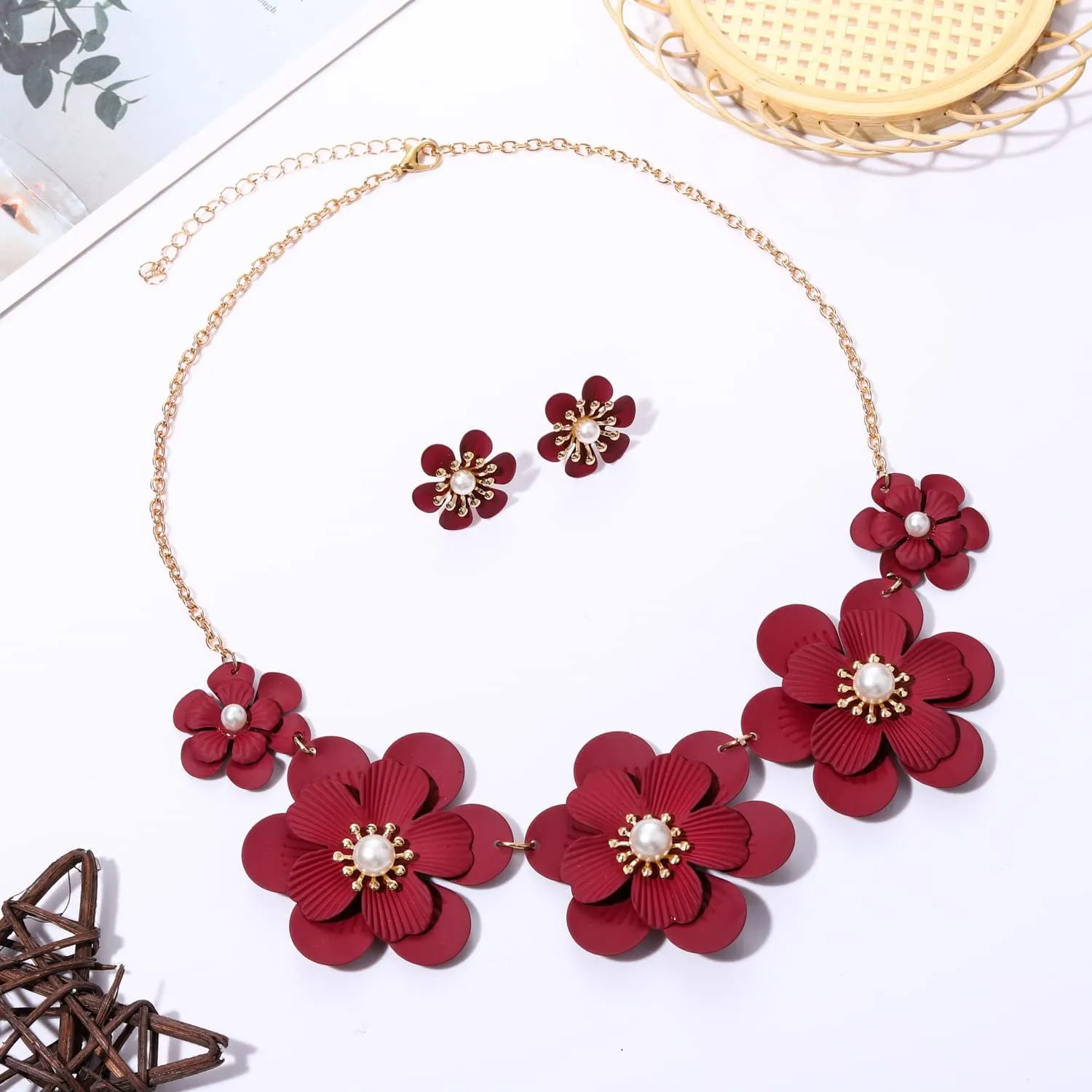 Boho Choker Necklace for Women Cute Flower Collar Necklace Statement Chunky Pearl Charm Summer Beach Chokers Necklaces Gifts for Women
