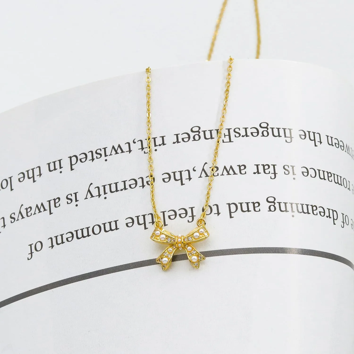 Bow Necklace, Small Bow Pendant Necklace Cubic Zirconia Sparkling Necklace Delicate Chain Ladies Pendant Necklace Bow Jewelry for Women