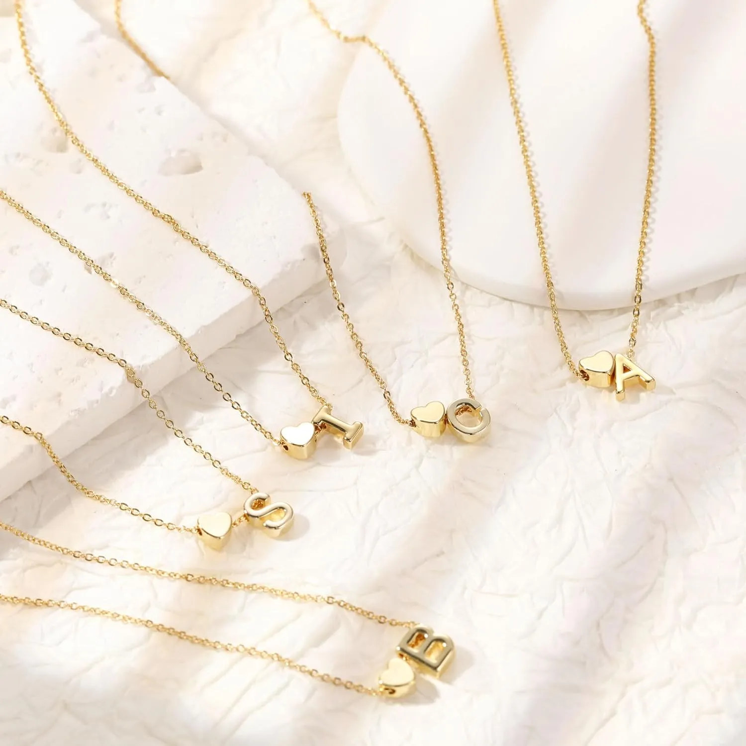CAROVO Gold Heart Initial Necklaces for Women Letter A To Z Simple Cute 14K Gold Plated Necklace Dainty Heart Necklace Tiny Gold Initial Necklaces Birthday Gifts for Women