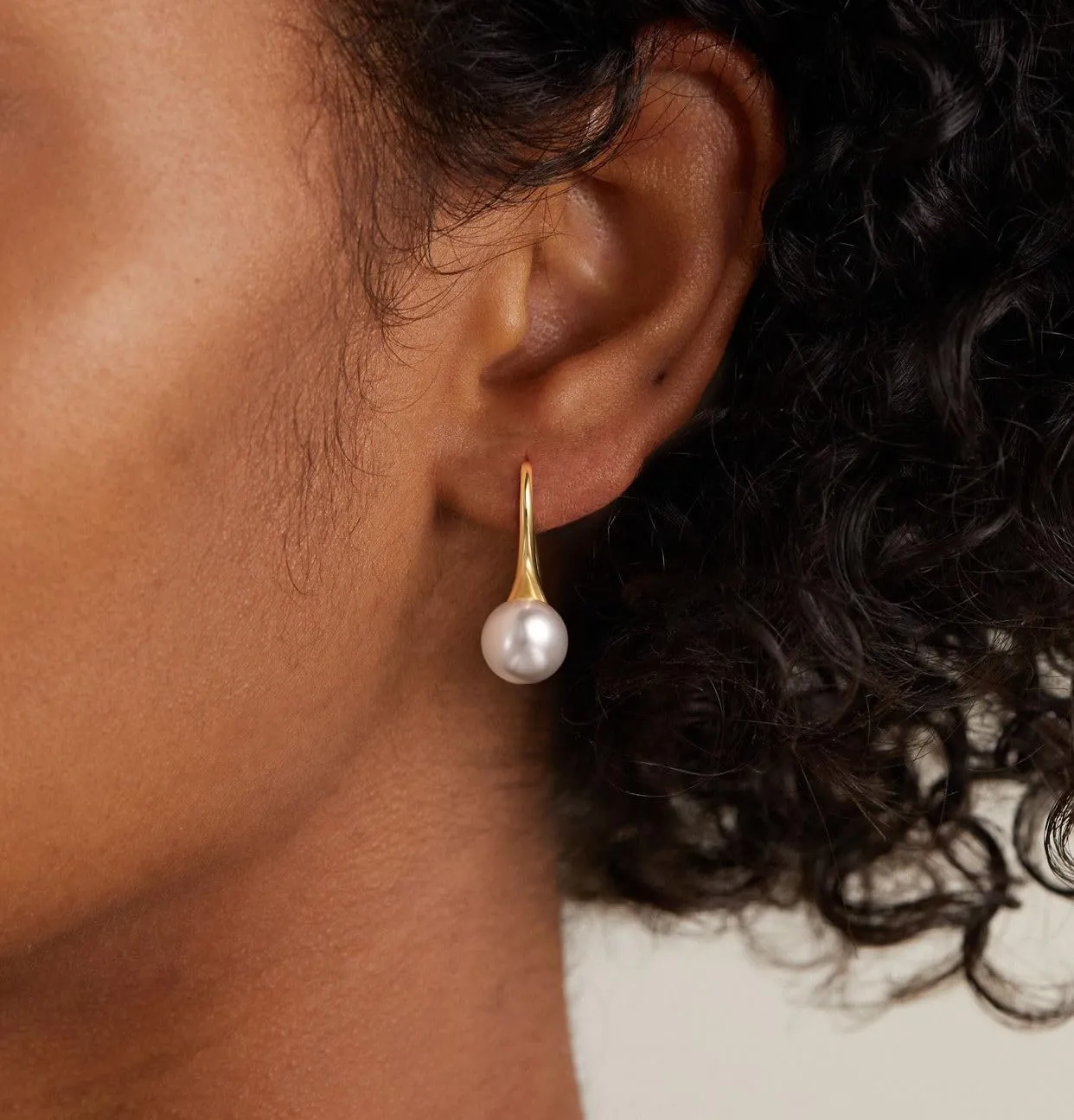 CHESKY Dainty Pearl Earrings for Women Trendy, Hypoallergenic Gold Plated Pearl Huggie Hoop Earrings for Women Non Tarnish, Cute 14K Gold Bridal Dangle Earrings for Wedding Jewelry