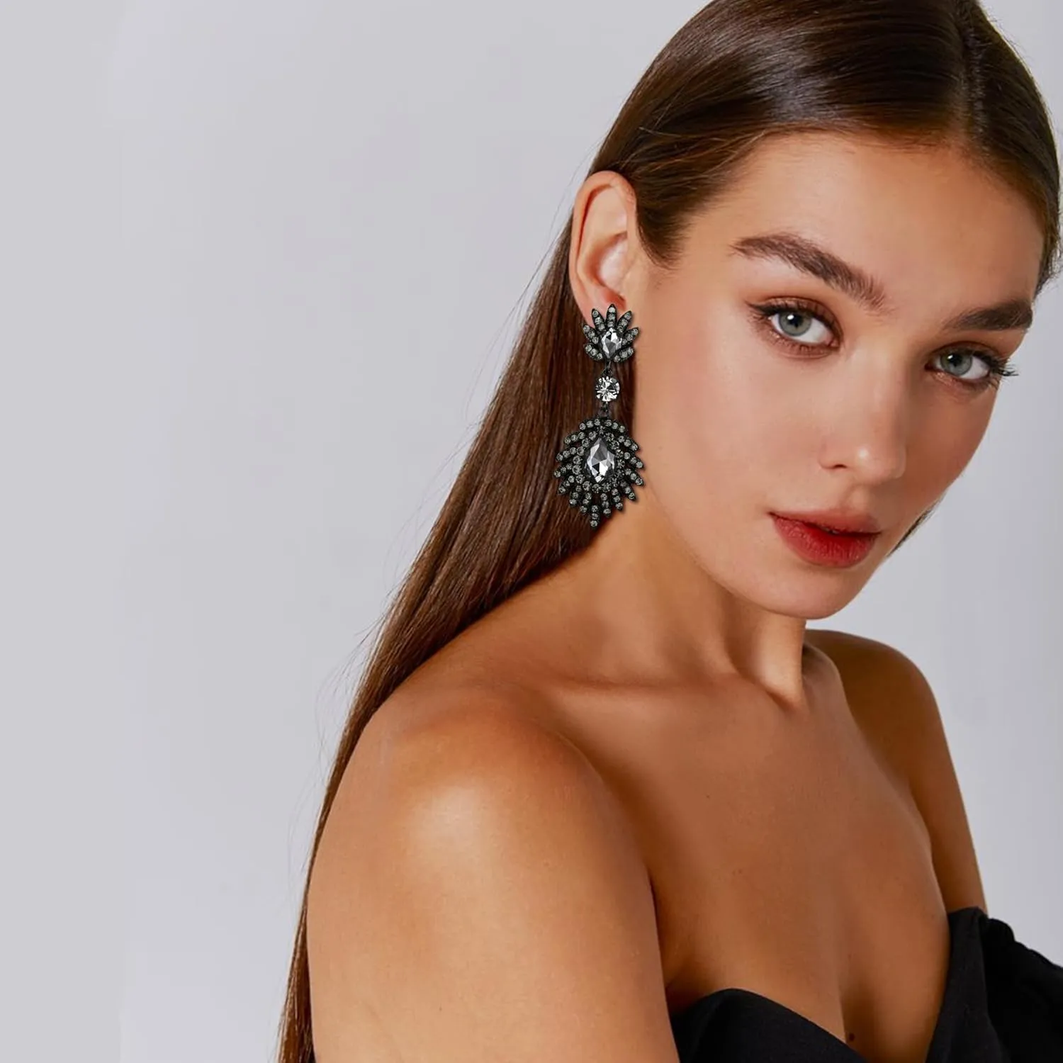 Flyonce Bridal Crystal Dangle Earrings for Women, Sparkly Rhinestone Vintage Style Art Deco Pierced Drop Earring Wedding Prom Party Jewelry for Brides Bridesmaid