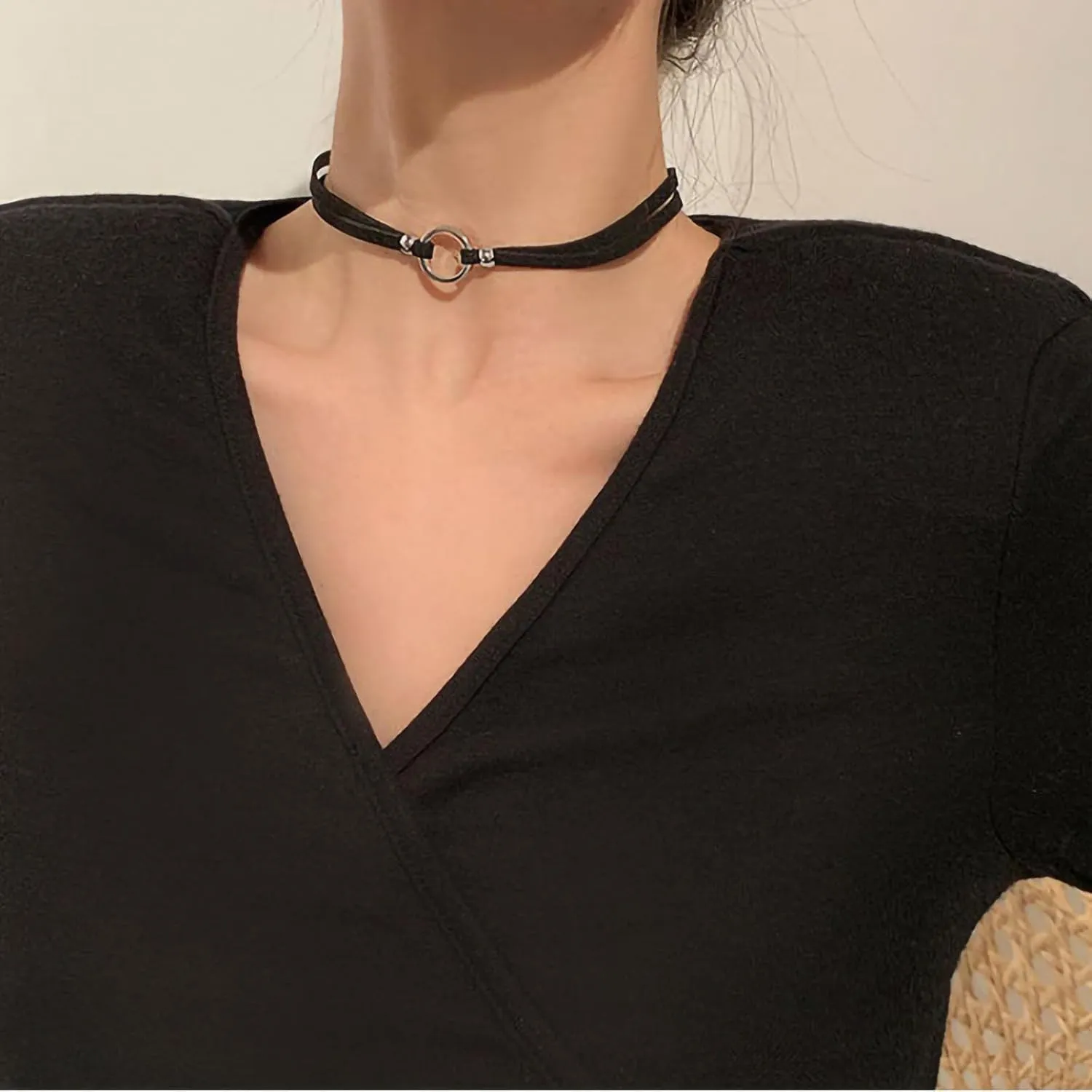 FUTIMELY Black Choker Necklaces for Women Girls,Adjustable Double Layered Punk Velvet Classic Gothic Chokers Necklace Halloween Cosplay Jewelry