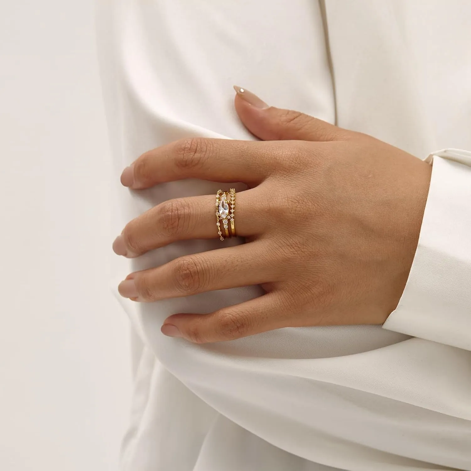 Gold Dainty Rings for Womem 14k Gold Plated Stackable Ring for Girls Size 6-11 Cubic Zirconia Gold Rings Set Wedding Rings for Women Aesthetic Jewelry for Women Girls