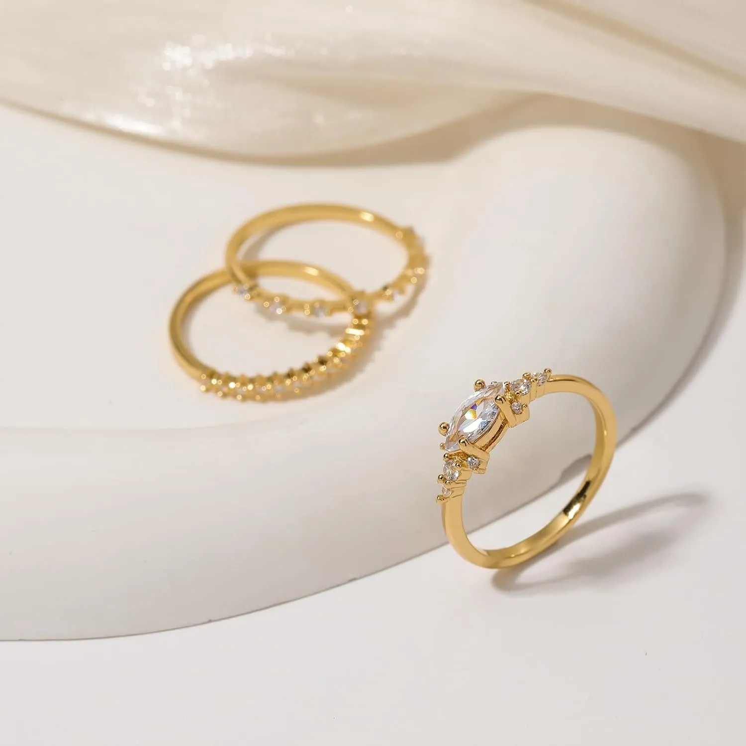 Gold Dainty Rings for Womem 14k Gold Plated Stackable Ring for Girls Size 6-11 Cubic Zirconia Gold Rings Set Wedding Rings for Women Aesthetic Jewelry for Women Girls