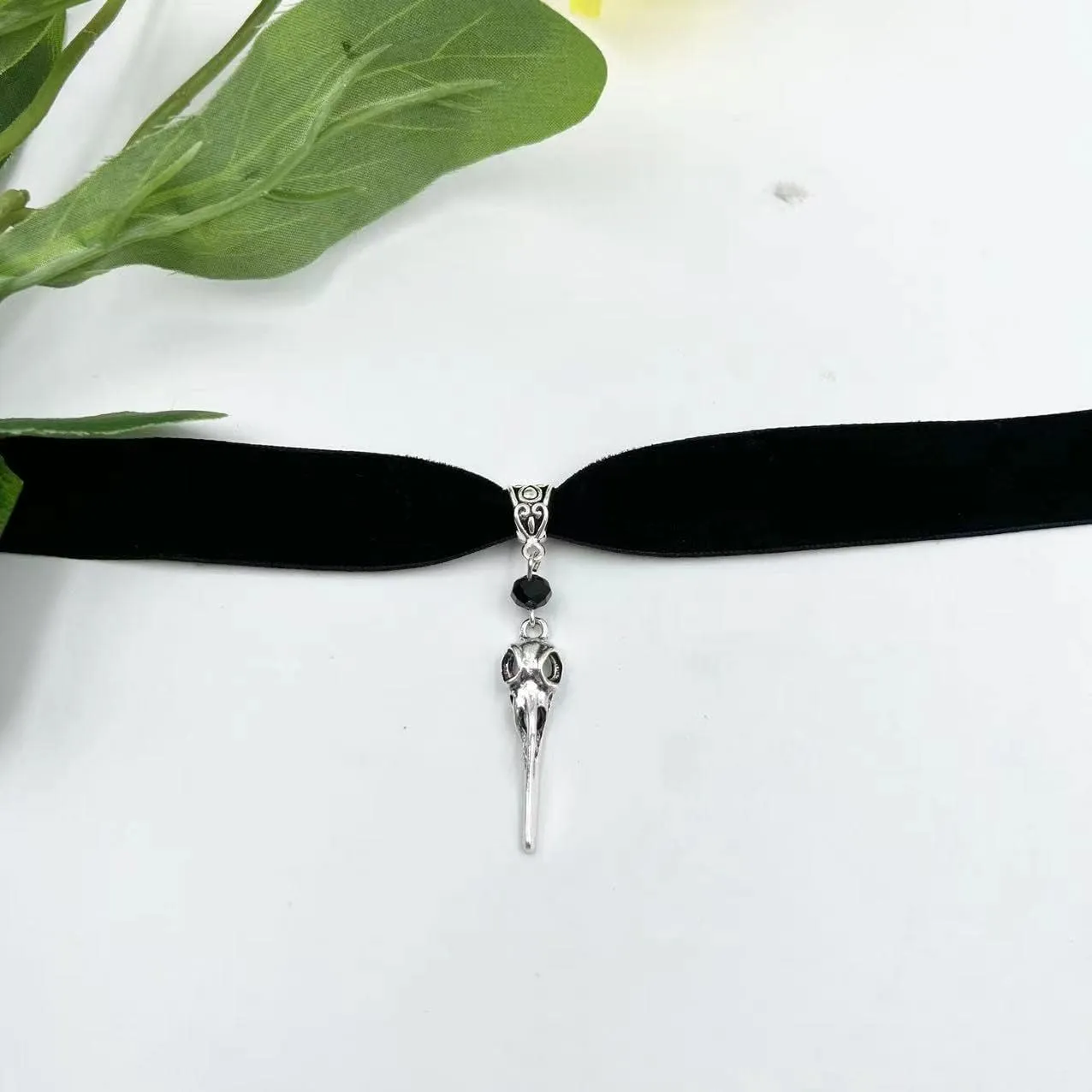 Gothic Black Velvet Choker Necklace for Women,Cameo Choker Collar Necklace Vintage Goth Jewelry