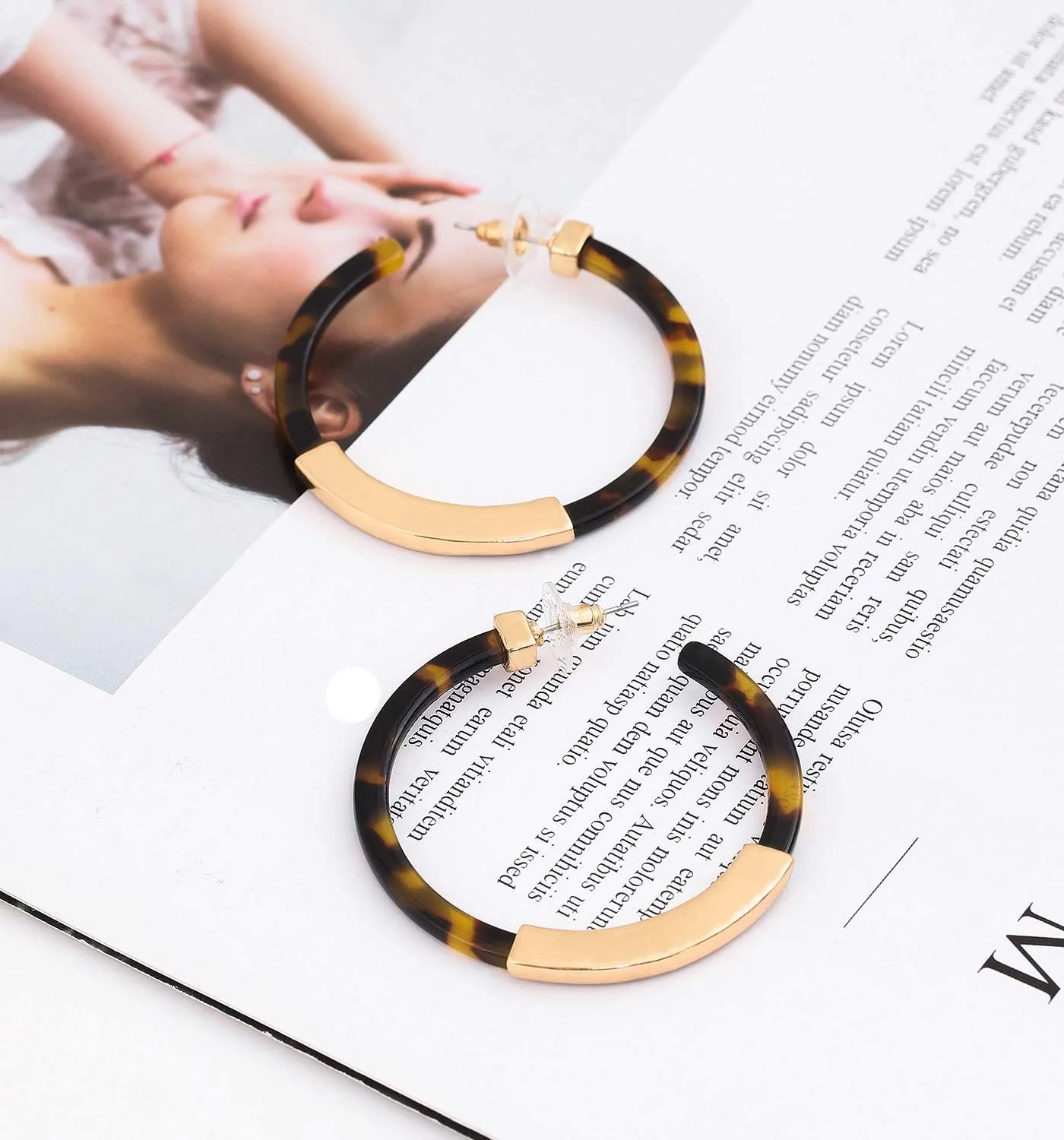 Hoop Earrings for Women Geometry Acrylic Resin Earrings Bohemia Tortoise Shell Earrings Mottled Statement Stud Earrings Fashion Jewelry