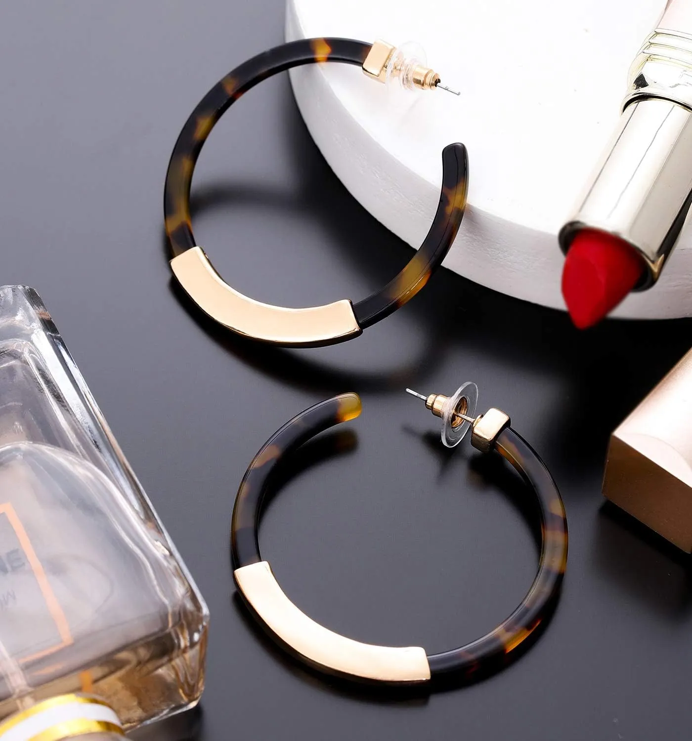 Hoop Earrings for Women Geometry Acrylic Resin Earrings Bohemia Tortoise Shell Earrings Mottled Statement Stud Earrings Fashion Jewelry