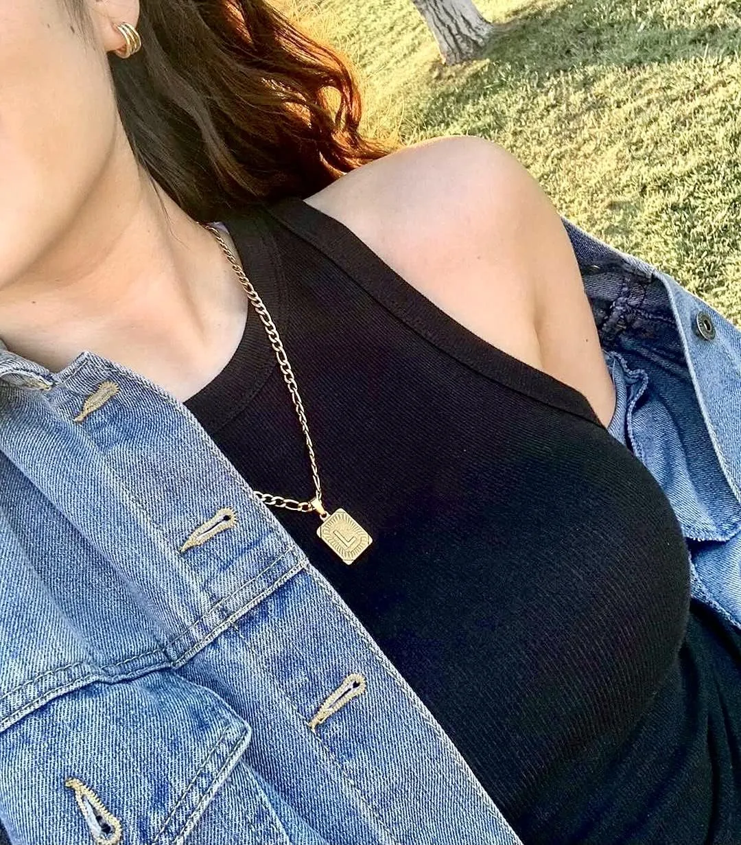 Memgift Gold Layered Necklace Set 3 PCS for Women Girls Dainty Trendy Paperclip Snake Choker Gold Filled Stainless Steel Figaro Chain Layering Necklaces Jewelry Gifts Square Pendant Letter A-Z