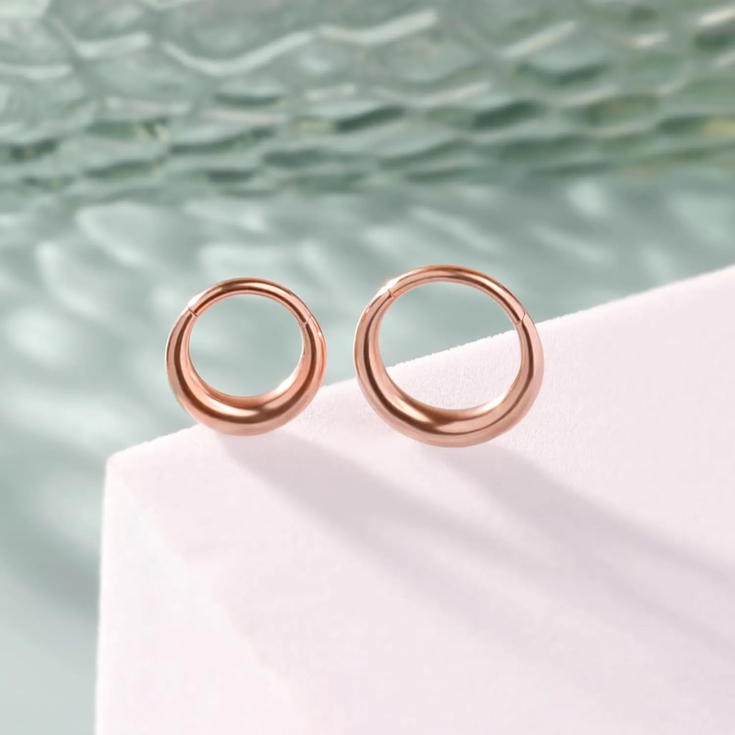 ONESING 16G Septum Rings Stainless Steel Nose Rings Hoops Clicker Septum Piercing Jewelry Silver/Gold Septum Jewelry Cartilage Helix Tragus Body Piercing for Women Men 8mm 10mm