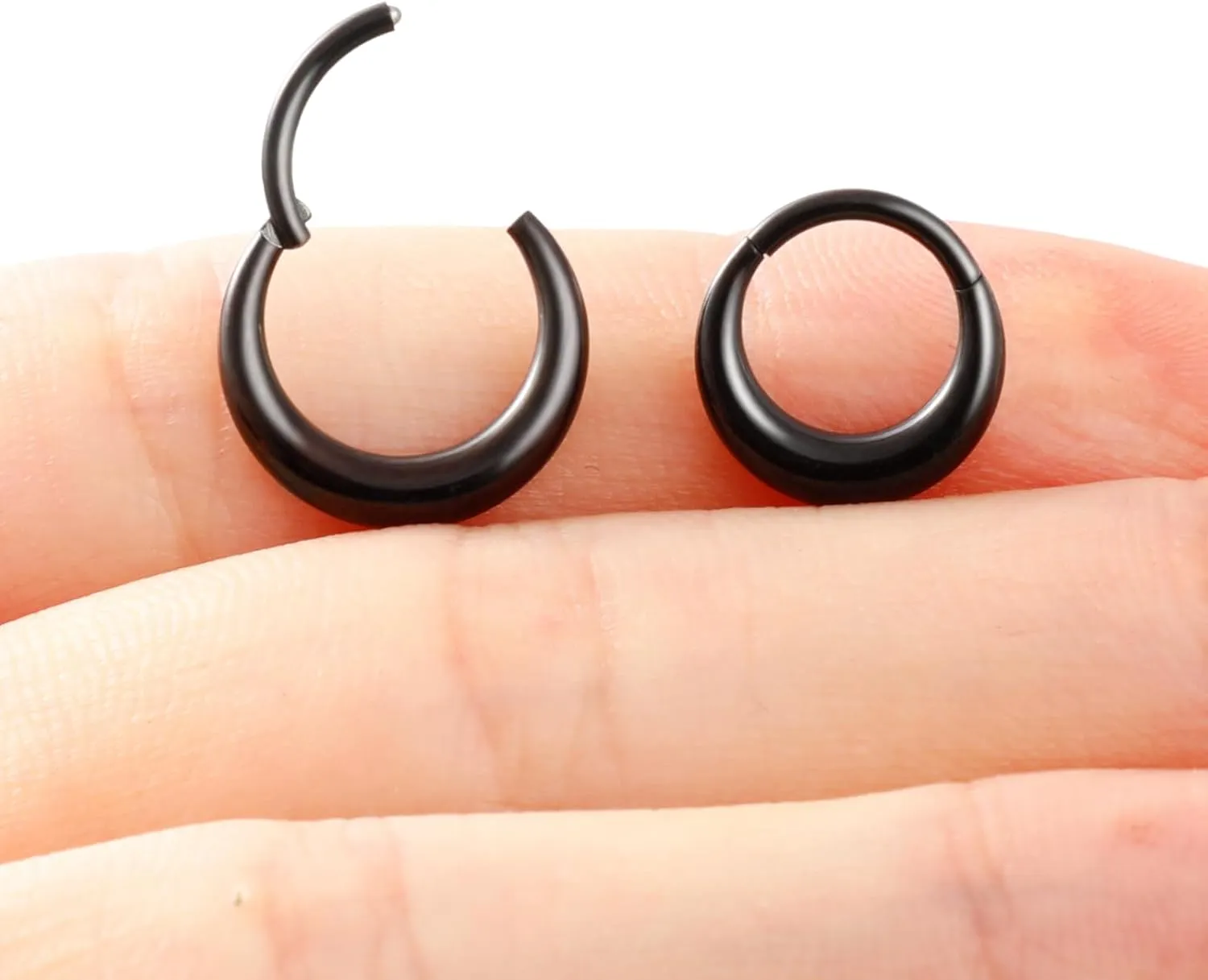 ONESING 16G Septum Rings Stainless Steel Nose Rings Hoops Clicker Septum Piercing Jewelry Silver/Gold Septum Jewelry Cartilage Helix Tragus Body Piercing for Women Men 8mm 10mm