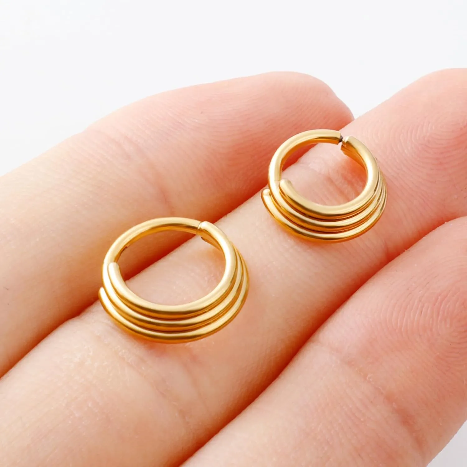 ONESING 16G Septum Rings Stainless Steel Nose Rings Hoops Clicker Septum Piercing Jewelry Silver/Gold Septum Jewelry Cartilage Helix Tragus Body Piercing for Women Men 8mm 10mm