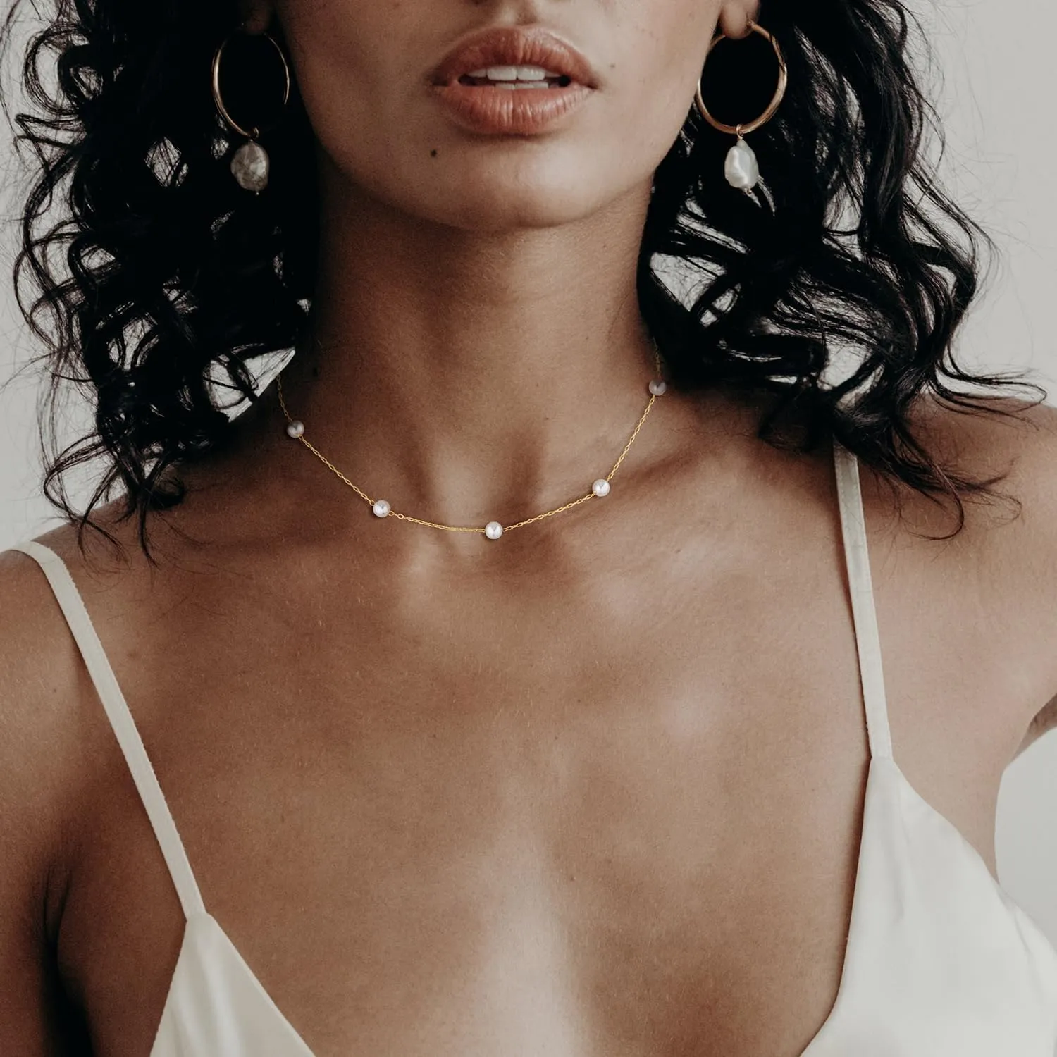 Pearl Choker Necklace for Women Dainty 14k Gold Plated Pearl Chain Necklace Gold Simple Trendy Gold Jewelry Gift for Women