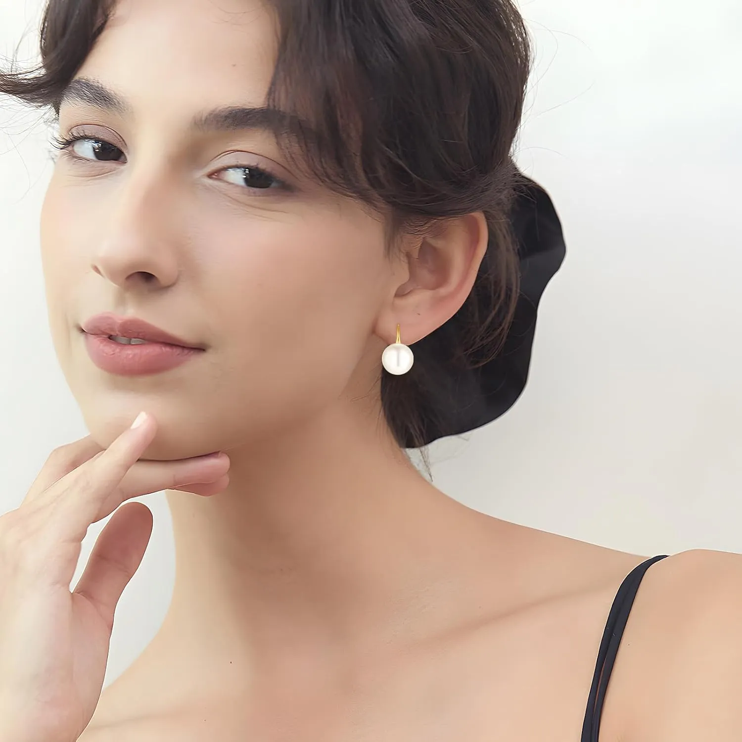 Pearl Earrings for Women Minimalist Pearl Drop Earrings Elegant Gold Leverback Pearl Dangle Earrings Wedding jewelry Bridesmaid Gifts