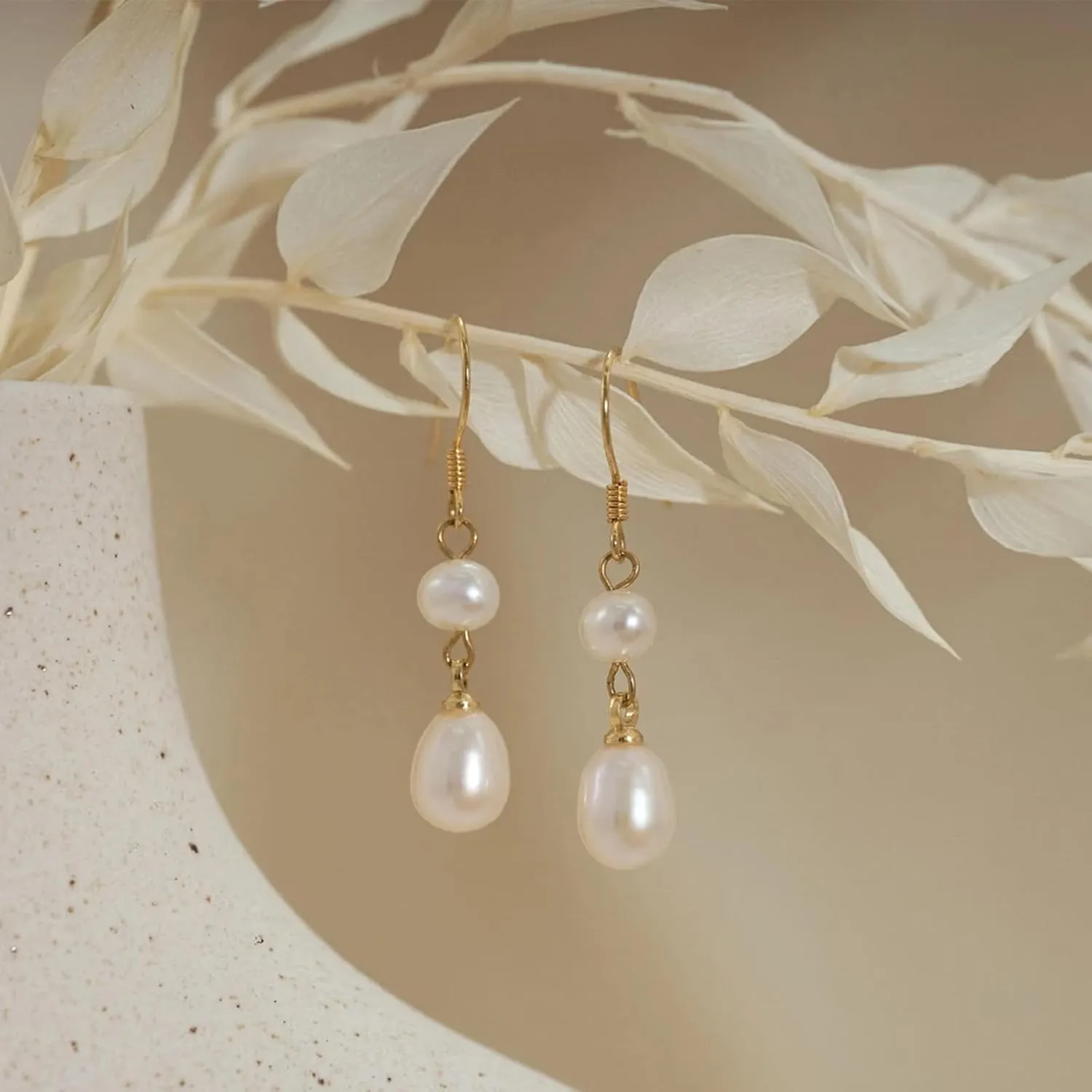 Pearl Earrings for Women Wedding Earrings Rhinestone Pearl Dangle Drop Earrings Bridesmaid Earrings Trendy Pearl Jewelry Gift Wedding Bride Jewelry Accessories for Women
