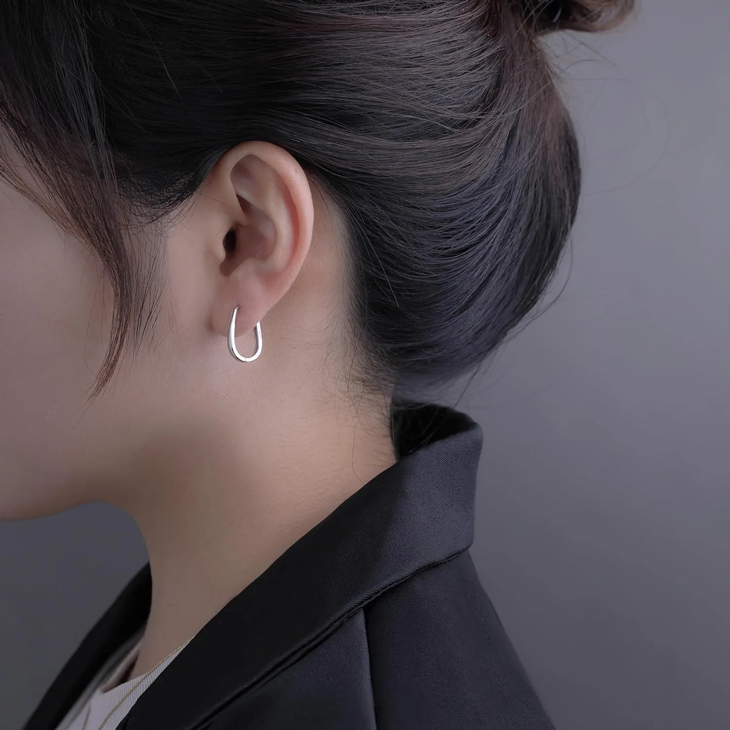 Reffeer 925 Sterling Silver Oval Hoop Earrings for Women Teens Teardrop Hoop Earrings Minimalist Huggie Hoop Earrings