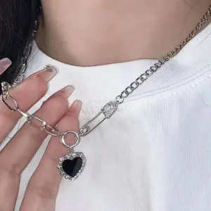 Safety Pin Necklace Heart Pendant Sweet Cool Style Paper Clip Necklace with Extension Chain Simple Copper Personality Exquisite Safety Pin Jewelry for Women